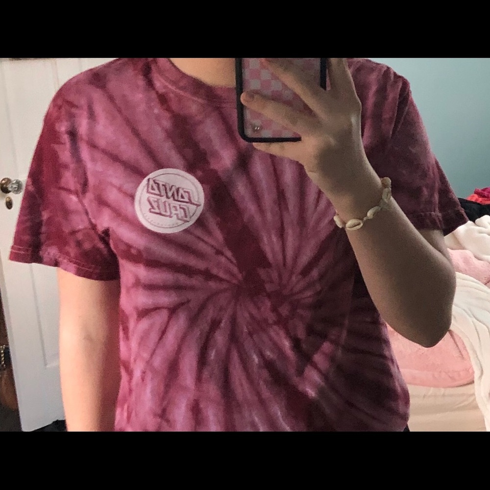 santa cruz maroon shirt